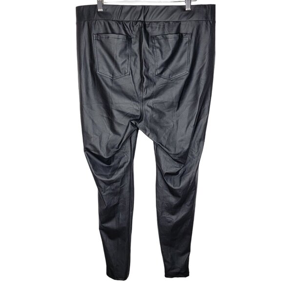 Torrid Size 2 / 2X Black Faux Leather Women's Pull‎ On Stretch Skinny Leggings - Picture 2 of 6